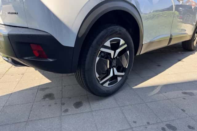 Peugeot 2008 (2025) thumbnail 11