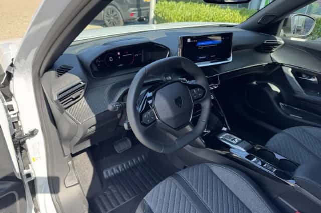 Peugeot 2008 (2025) thumbnail 16
