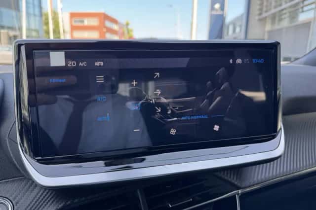 Peugeot 2008 (2025) thumbnail 17