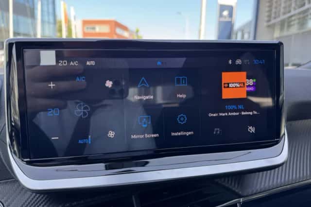 Peugeot 2008 (2025) thumbnail 18