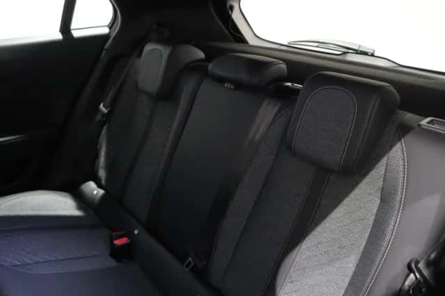 Peugeot 2008 (2024) thumbnail 6
