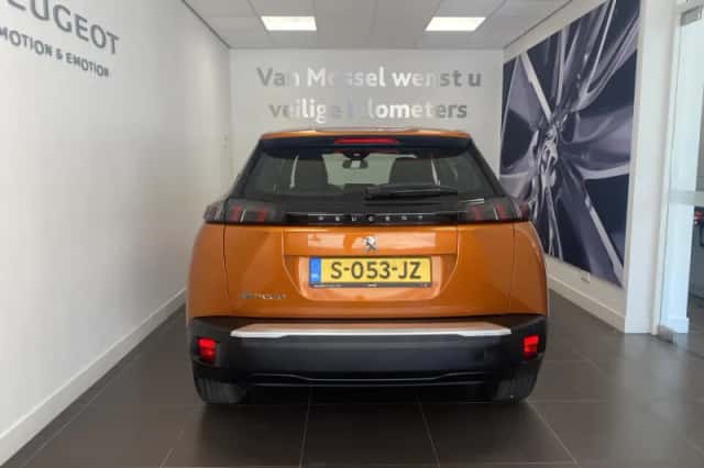 Peugeot e-2008 (2023) thumbnail 6