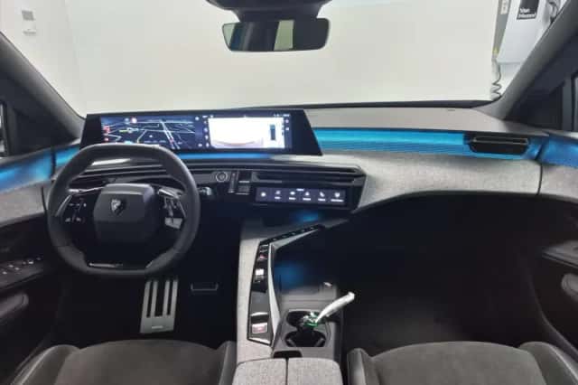Peugeot e-3008 (2025) thumbnail 16
