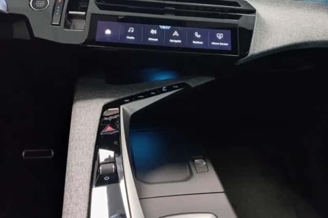 Peugeot e-3008 (2025) thumbnail 18