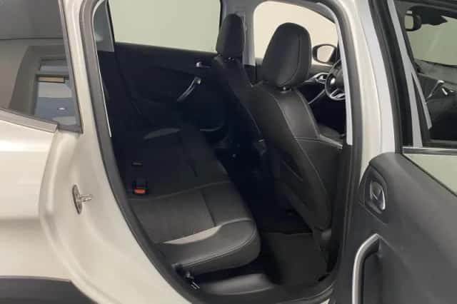 Peugeot 2008 (2019) thumbnail 6