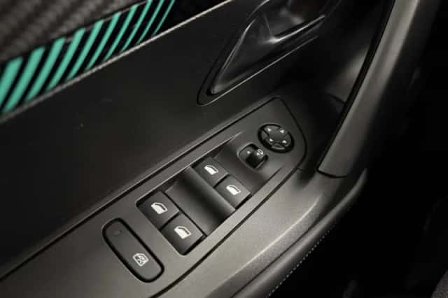 Peugeot 2008 (2021) thumbnail 11