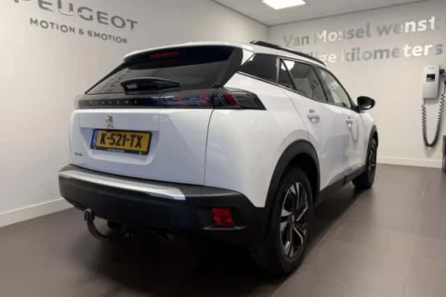 Peugeot 2008 (2021) thumbnail 4