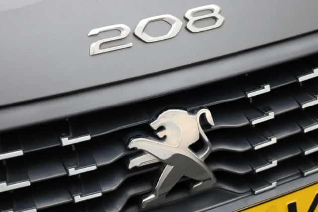 Peugeot 208 (2023) thumbnail 9