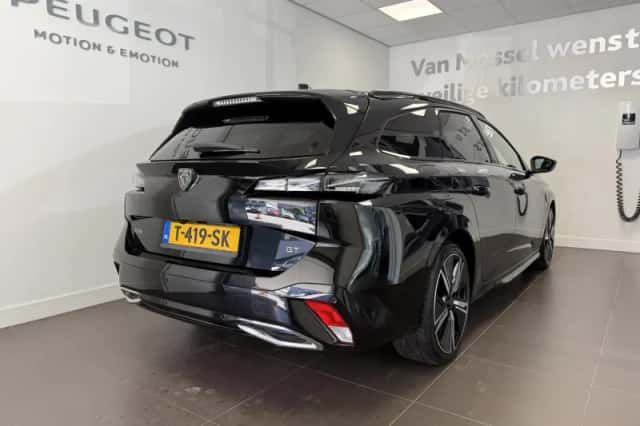 Peugeot 308 (2023) thumbnail 3