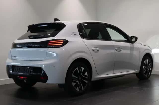 Peugeot 208 (2025) thumbnail 5