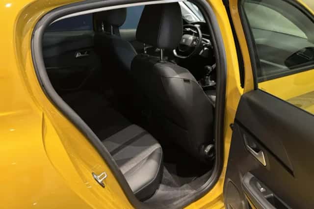 Peugeot 208 (2021) thumbnail 14