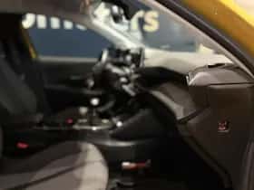 Peugeot 208 (2021) thumbnail 16