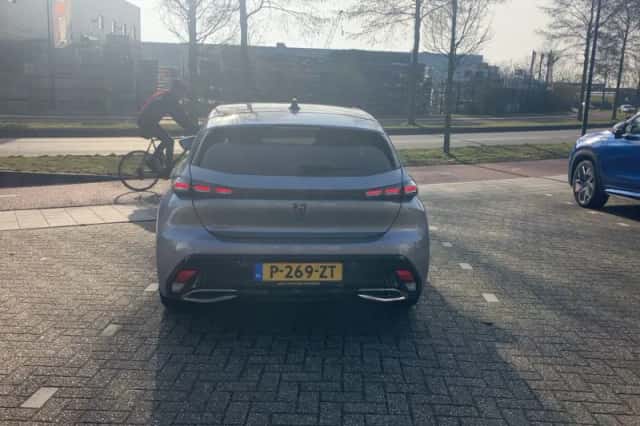 Peugeot 308 (2022) thumbnail 3