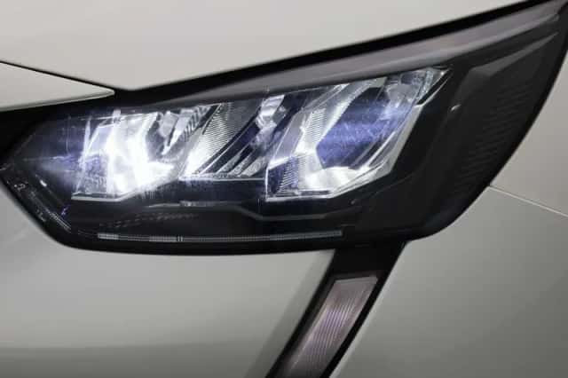 Peugeot 208 (2022) thumbnail 14