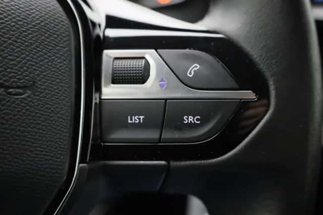Peugeot 208 (2022) thumbnail 16
