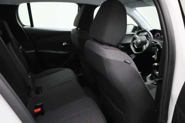 Peugeot 208 (2022) thumbnail 31