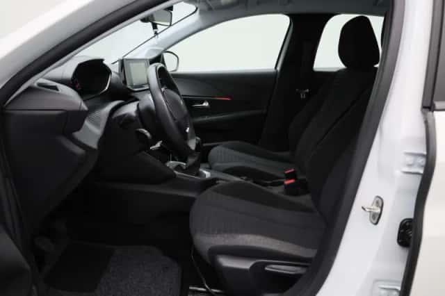 Peugeot 208 (2022) thumbnail 10