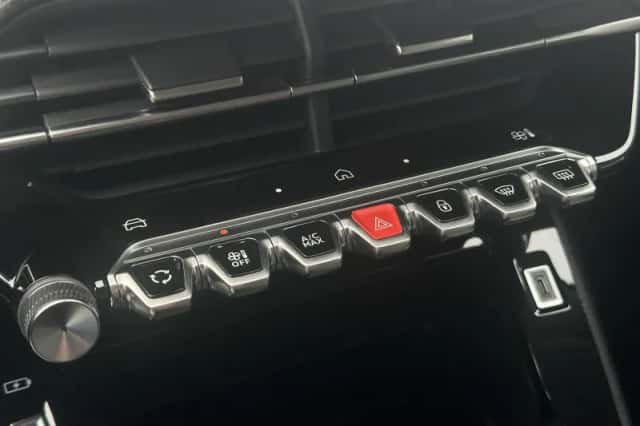 Peugeot 208 (2024) thumbnail 11