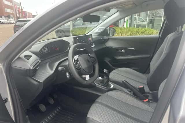Peugeot 208 (2024) thumbnail 7