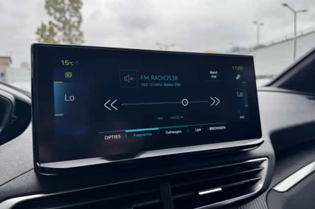 Peugeot 3008 (2024) thumbnail 21