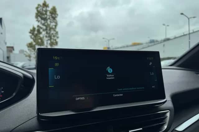 Peugeot 3008 (2024) thumbnail 25