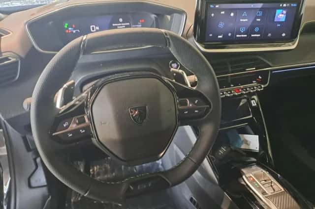 Peugeot 2008 (2025) thumbnail 11
