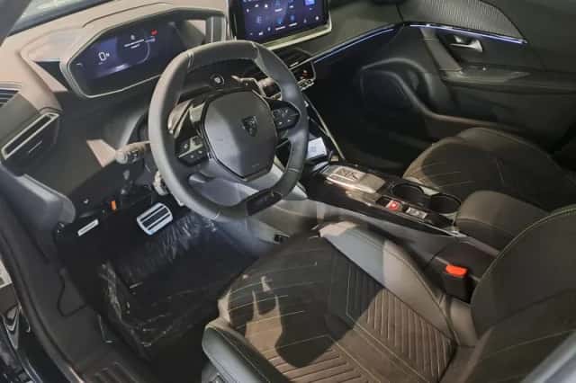 Peugeot 2008 (2025) thumbnail 4