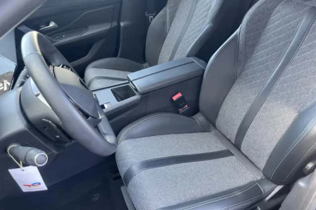 Peugeot 408 (2023) thumbnail 13