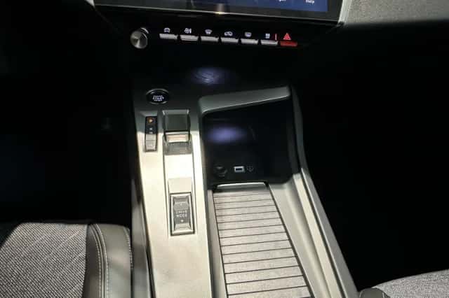 Peugeot 408 (2023) thumbnail 16