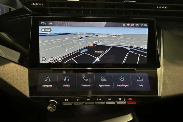 Peugeot 408 (2023) thumbnail 17