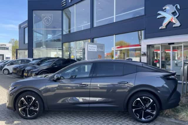 Peugeot 408 (2023) thumbnail 4