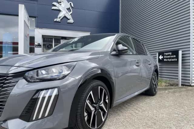 Peugeot 208 (2024) thumbnail 3