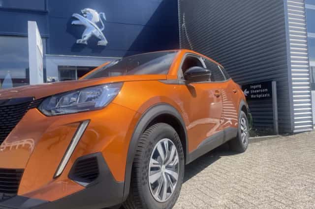 Peugeot 2008 (2022) thumbnail 3