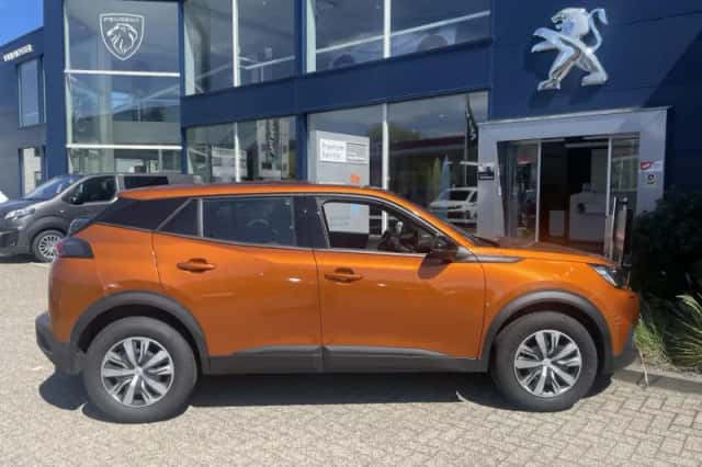 Peugeot 2008 (2022) thumbnail 5