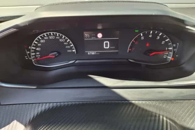 Peugeot 2008 (2023) thumbnail 12