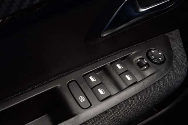 Peugeot 208 (2025) thumbnail 12