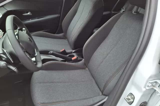 Peugeot 208 (2025) thumbnail 8