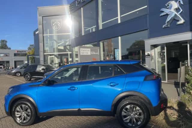 Peugeot 2008 (2022) thumbnail 4