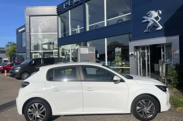 Peugeot 208 (2021) thumbnail 8