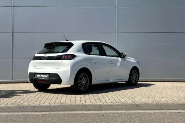 Peugeot 208 (2021) thumbnail 6