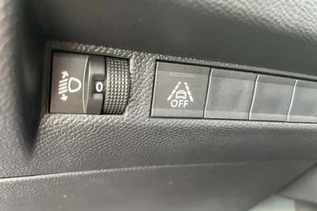 Peugeot 208 (2020) thumbnail 13