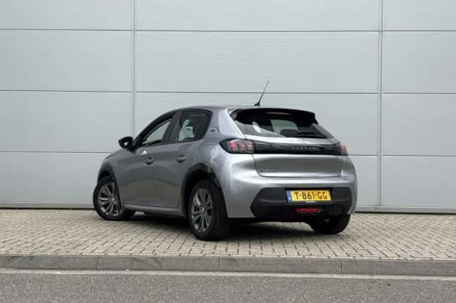 Peugeot e-208 (2023) thumbnail 4