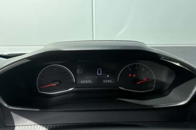 Peugeot 2008 (2022) thumbnail 11