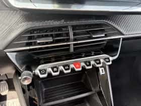 Peugeot 2008 (2022) thumbnail 12