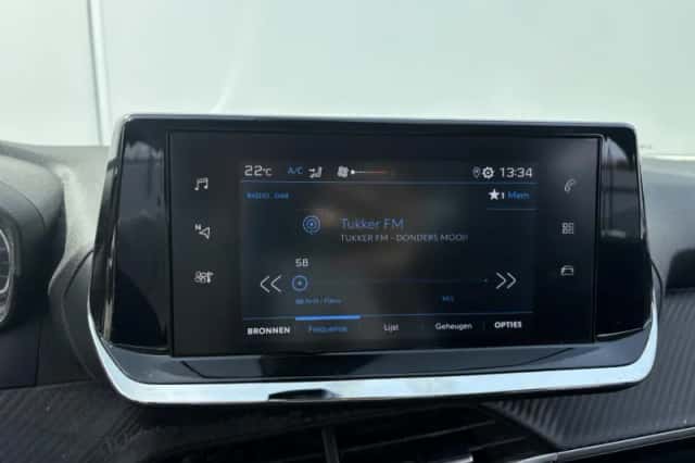 Peugeot 2008 (2022) thumbnail 17