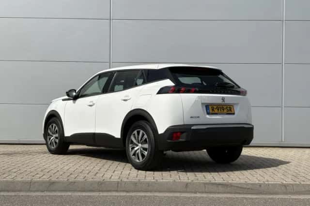 Peugeot 2008 (2022) thumbnail 4