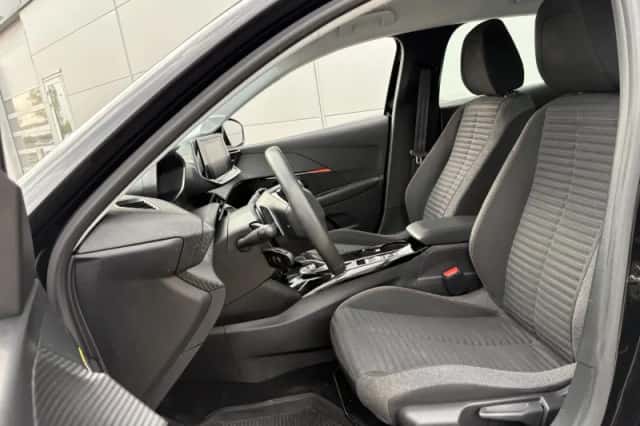 Peugeot 208 (2021) thumbnail 14