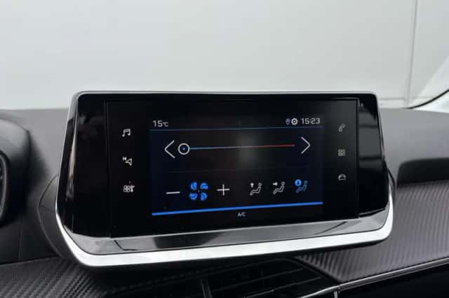 Peugeot 208 (2021) thumbnail 21