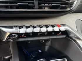 Peugeot 3008 (2022) thumbnail 19