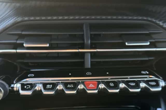 Peugeot 2008 (2025) thumbnail 17